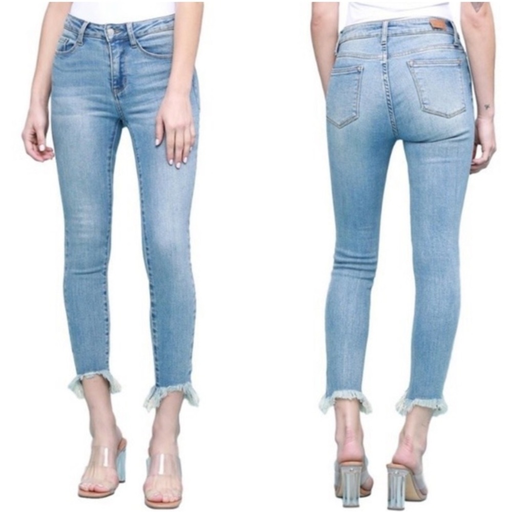 Judy Blue Kelly Light Wash Frayed Hem Stretchy Skinny Jeans 15/32